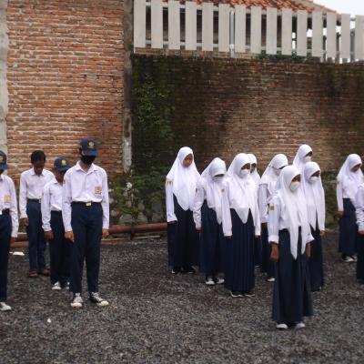 Oleh Siswa-Siswi MTs Hidayatus Shibyan