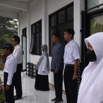 Oleh Pembina Upacara